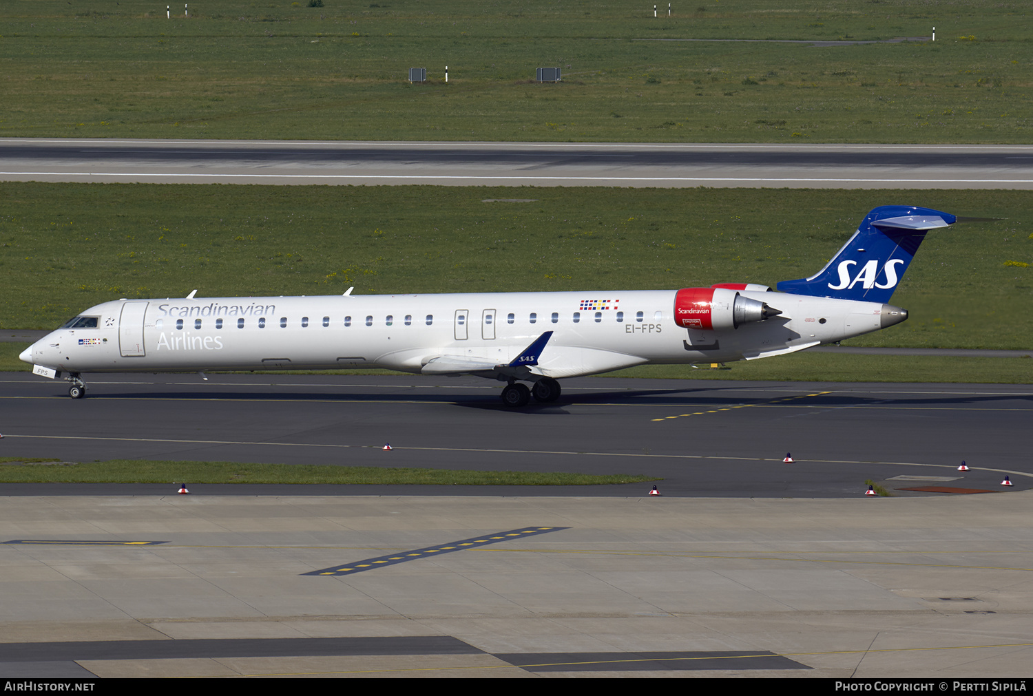 Aircraft Photo of EI-FPS | Bombardier CRJ-900LR (CL-600-2D24) | Scandinavian Airlines - SAS | AirHistory.net #180871