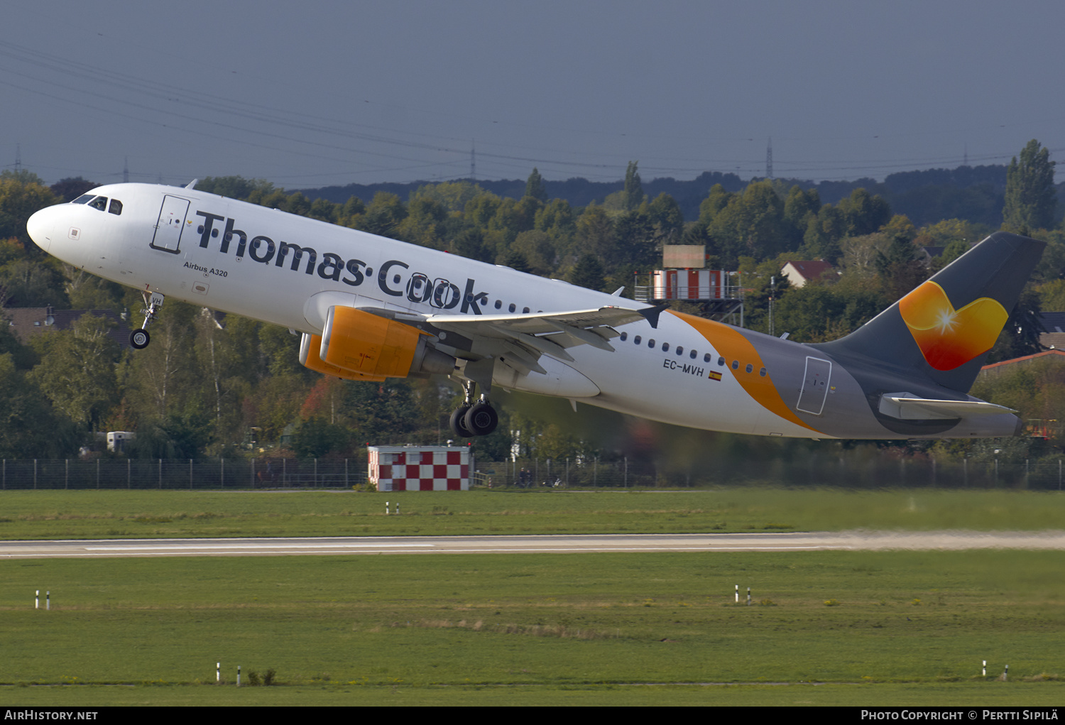Aircraft Photo of EC-MVH | Airbus A320-214 | Thomas Cook Airlines | AirHistory.net #180877