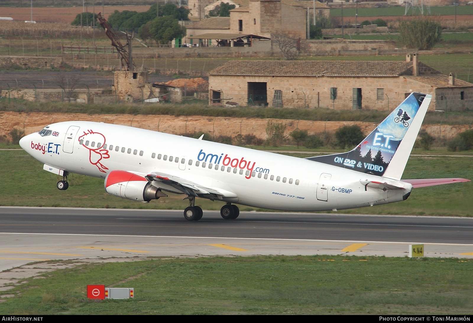 Aircraft Photo of G-OBMP | Boeing 737-3Q8 | Bmibaby | AirHistory.net #180967