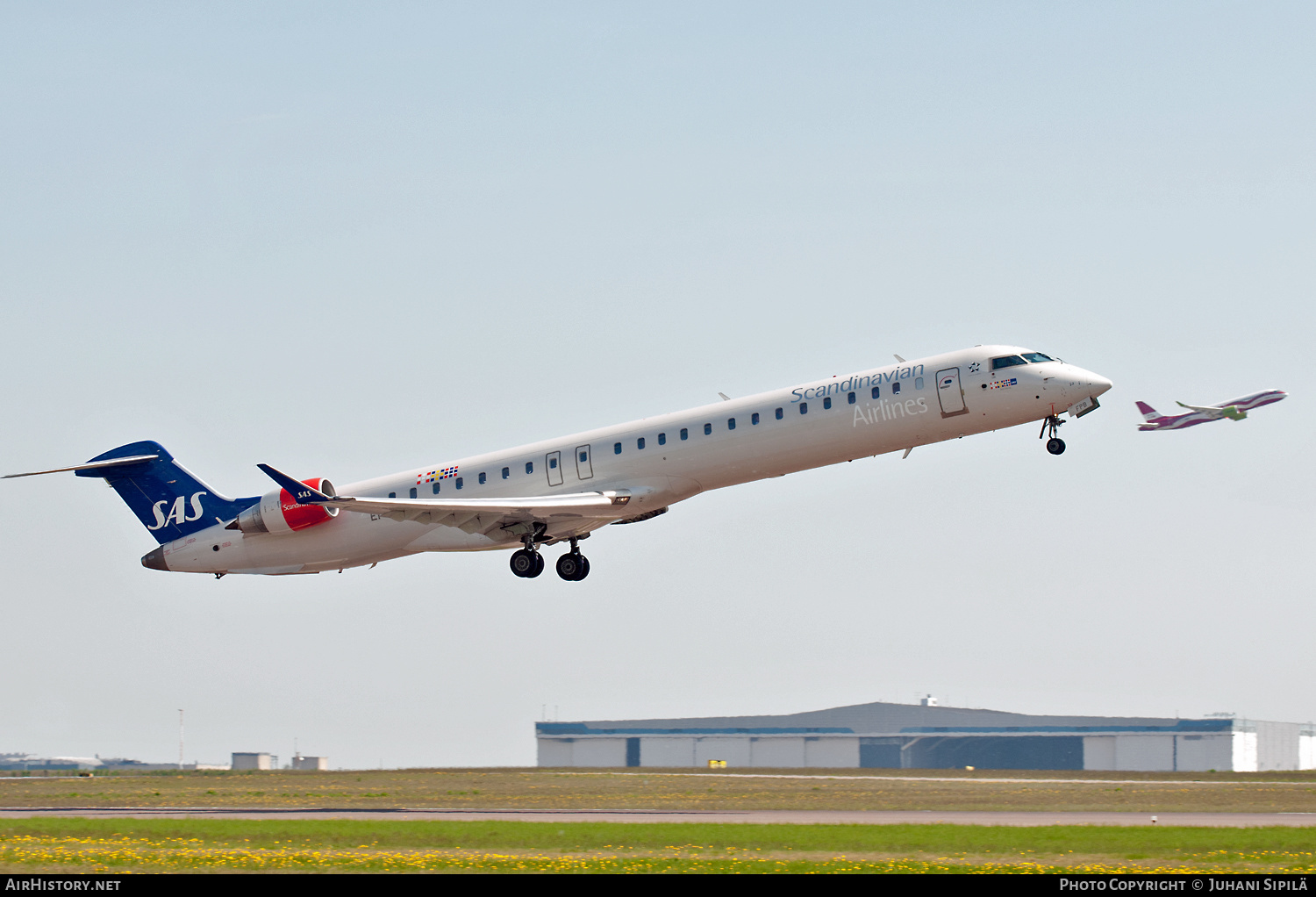 Aircraft Photo of EI-FPB | Bombardier CRJ-900LR NG (CL-600-2D24) | Scandinavian Airlines - SAS | AirHistory.net #181172