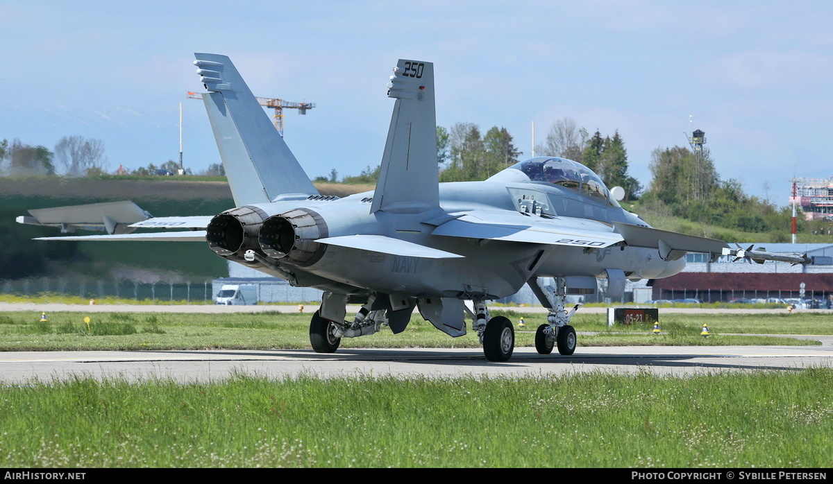 Aircraft Photo of 169654 | Boeing F/A-18F Super Hornet | USA - Navy | AirHistory.net #181213