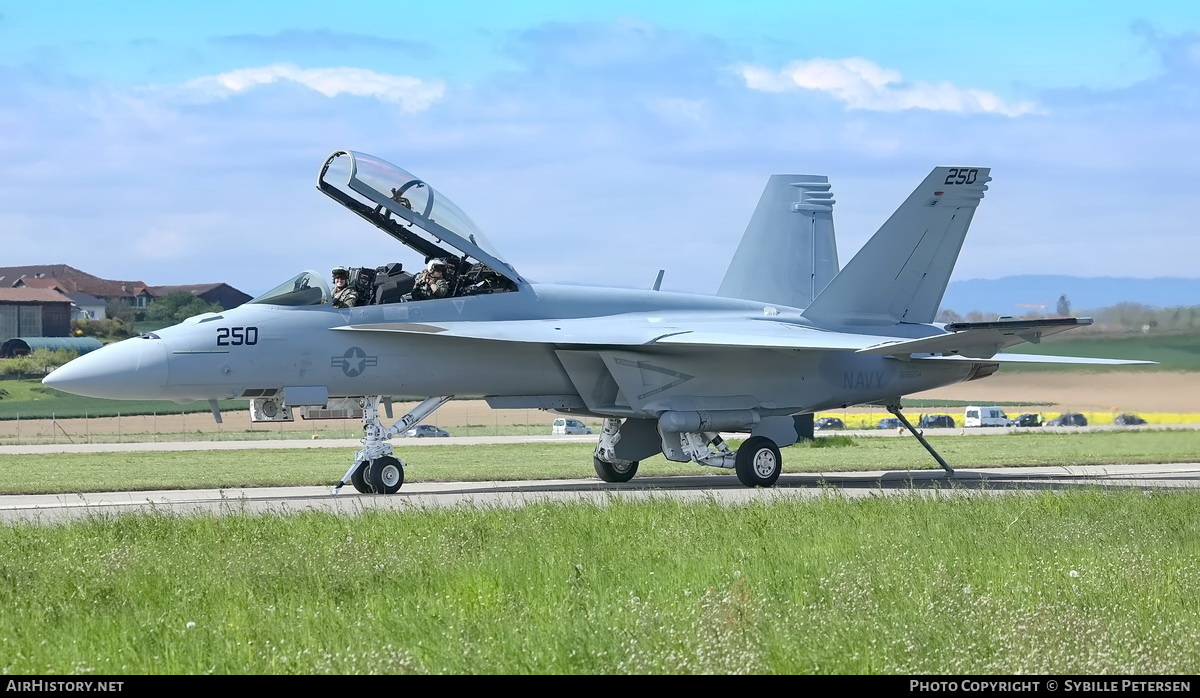 Aircraft Photo of 169654 | Boeing F/A-18F Super Hornet | USA - Navy | AirHistory.net #181225