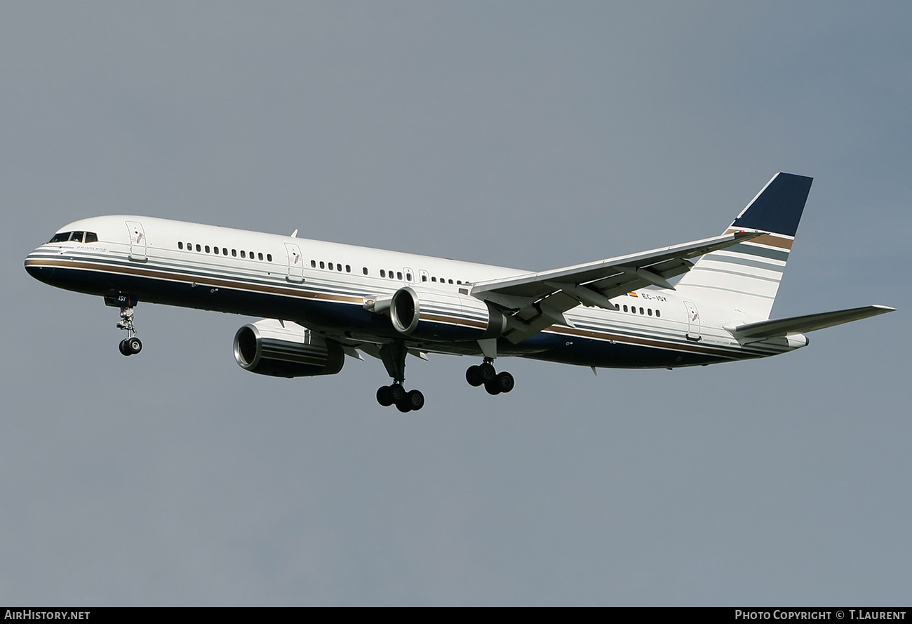 Aircraft Photo of EC-ISY | Boeing 757-256 | Privilege Style | AirHistory.net #181305