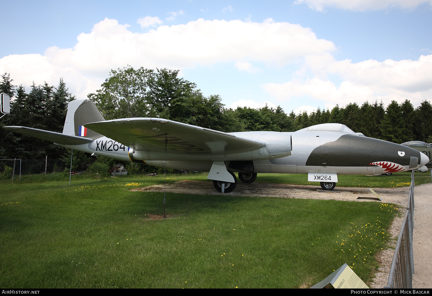 Aircraft Photo of XM264 | English Electric Canberra B(I)8 | UK - Air Force | AirHistory.net #181561