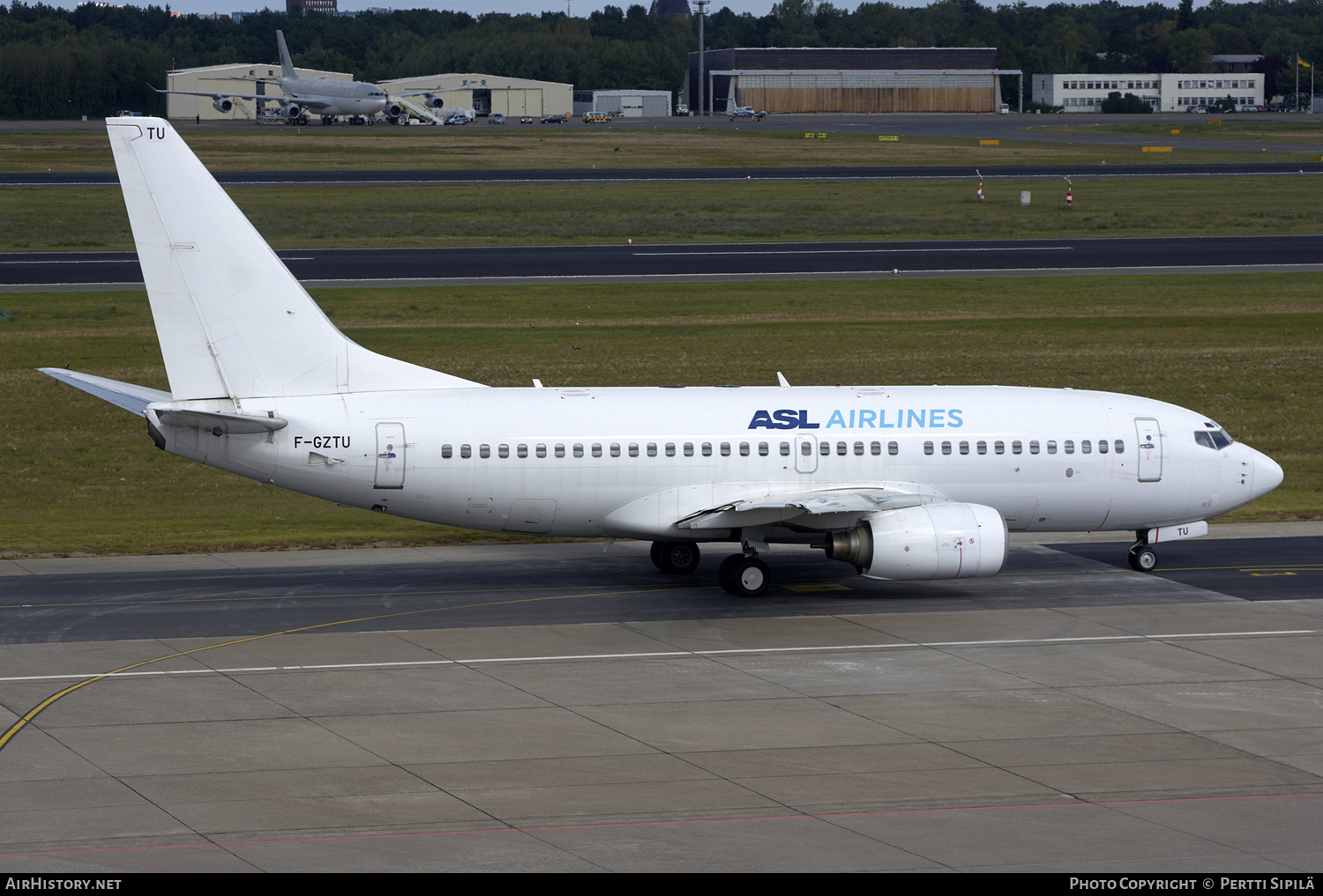 Aircraft Photo of F-GZTU | Boeing 737-73V | ASL Airlines | AirHistory.net #181668