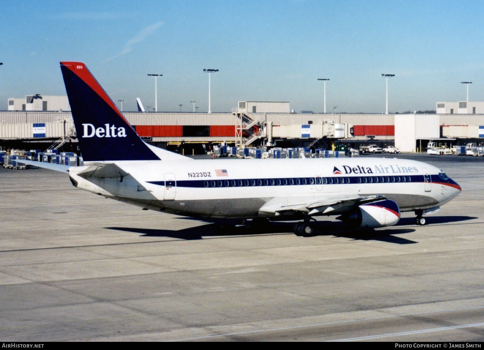 Aircraft Photo of N223DZ | Boeing 737-35B | Delta Air Lines | AirHistory.net #181671