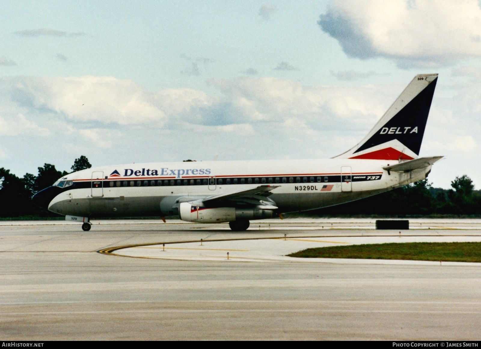 Aircraft Photo of N329DL | Boeing 737-232/Adv | Delta Express | AirHistory.net #181674