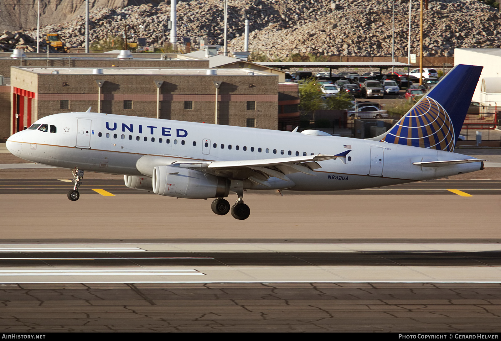Aircraft Photo of N832UA | Airbus A319-131 | United Airlines | AirHistory.net #181803