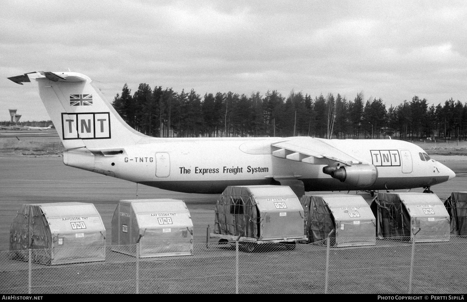 Aircraft Photo of G-TNTG | British Aerospace BAe-146-300QT Quiet Trader | TNT Express | AirHistory.net #181824