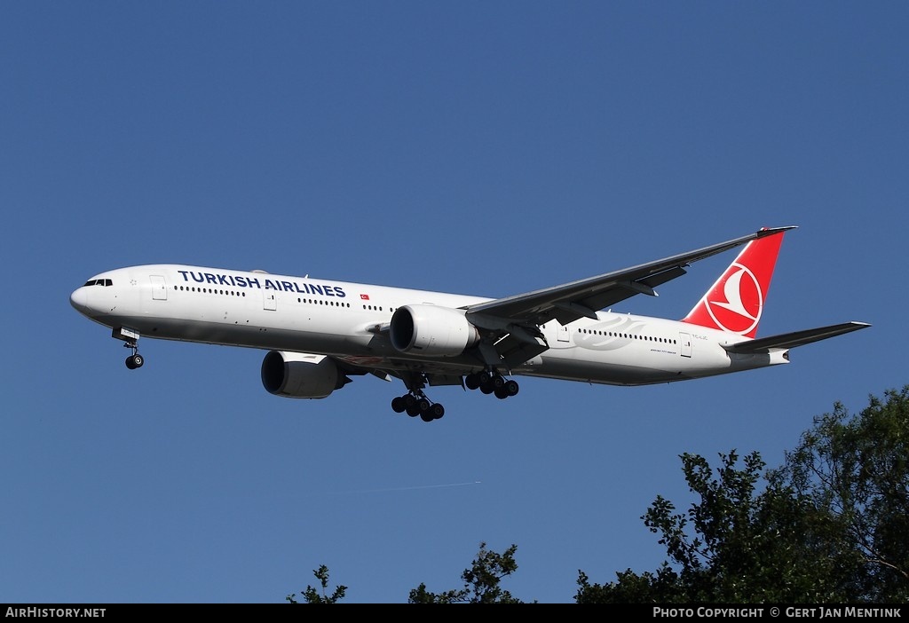 Aircraft Photo of TC-LJC | Boeing 777-3F2/ER | Turkish Airlines | AirHistory.net #181984
