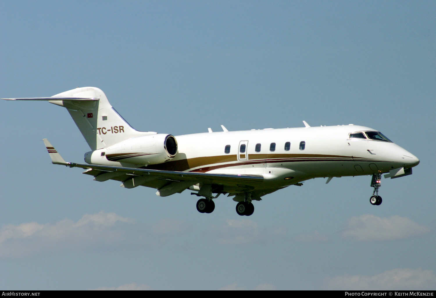 Aircraft Photo of TC-ISR | Bombardier Challenger 300 (BD-100-1A10) | AirHistory.net #182015