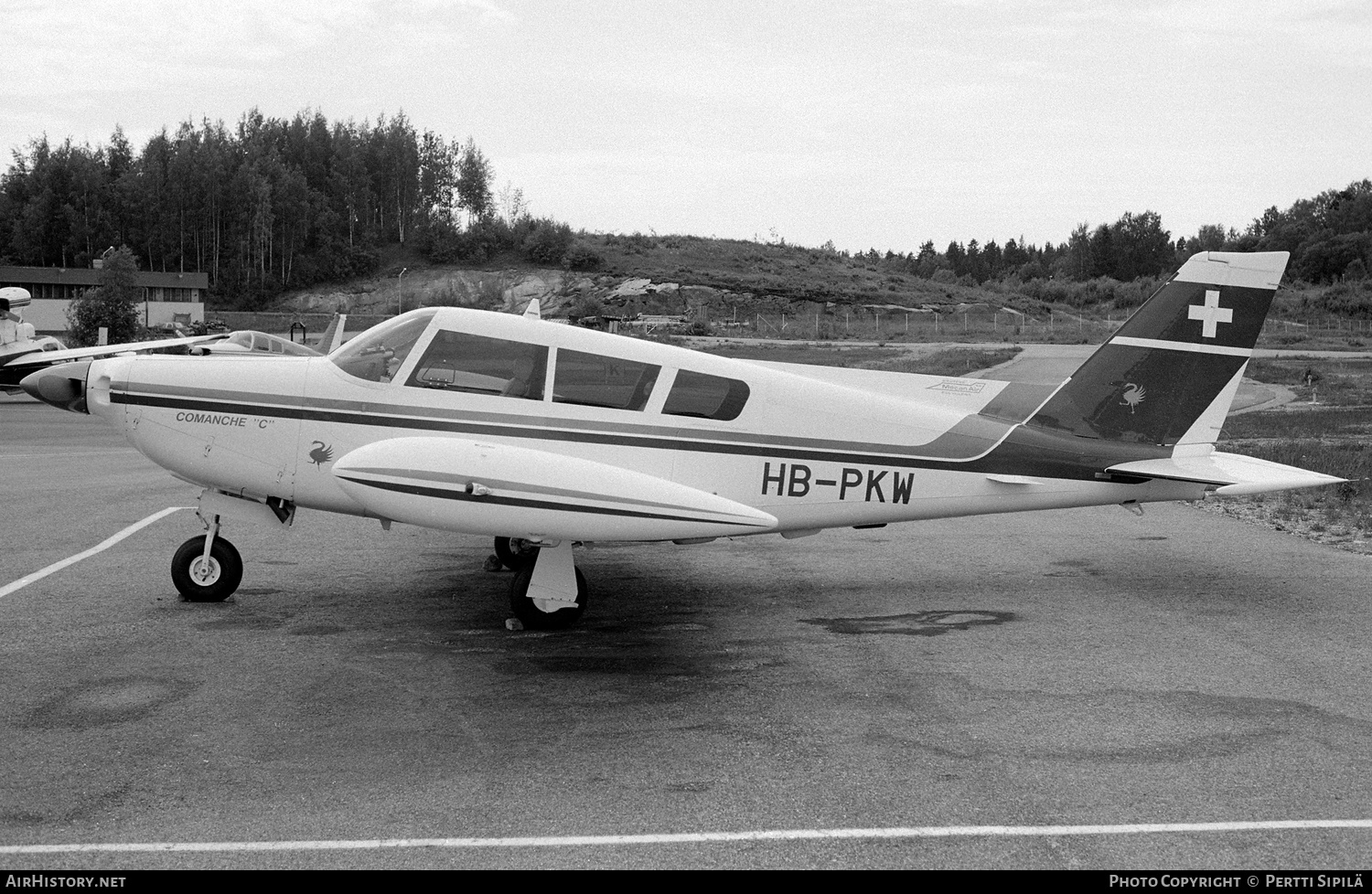Aircraft Photo of HB-PKW | Piper PA-24-260 Comanche C | AirHistory.net #182132