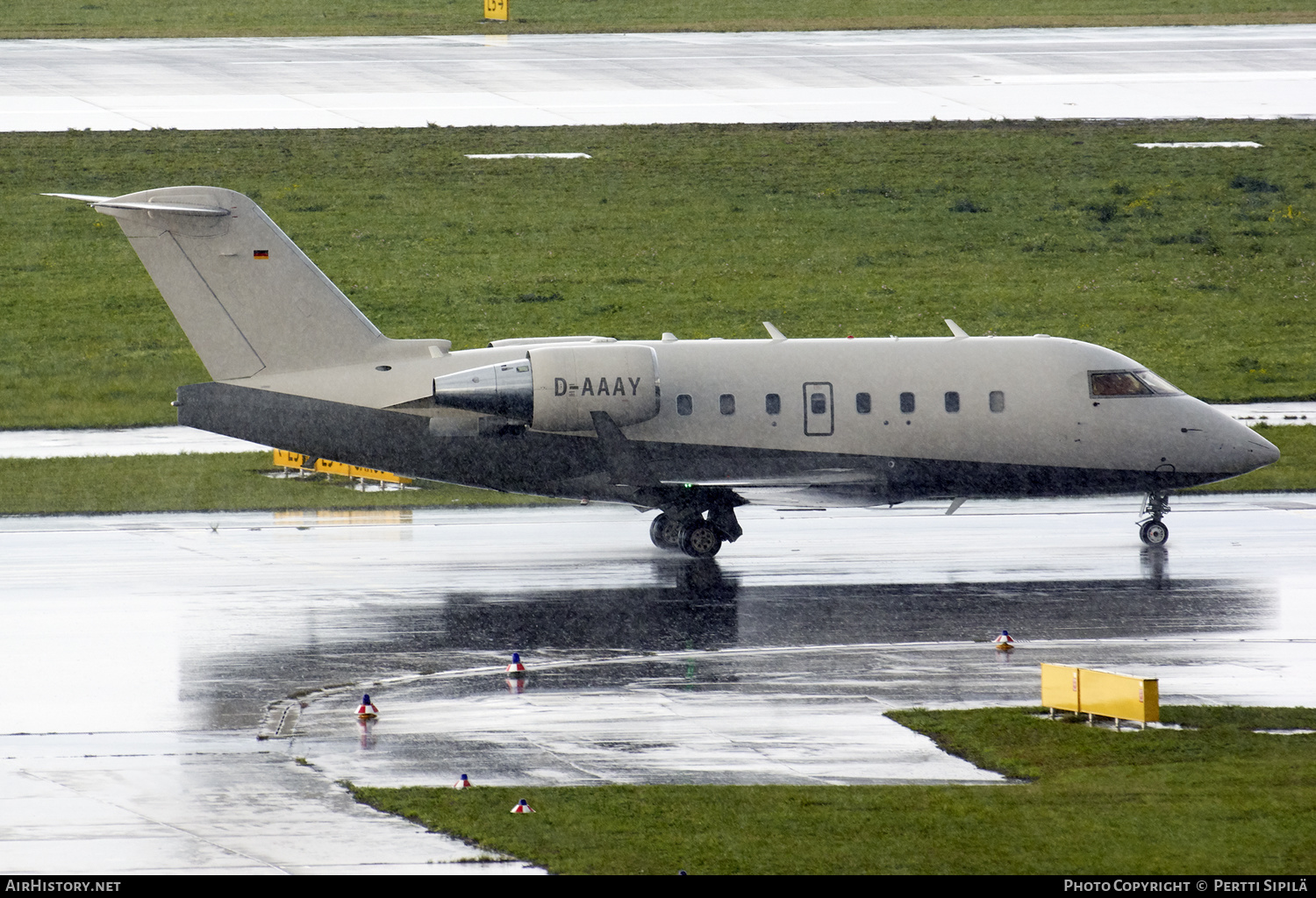 Aircraft Photo of D-AAAY | Bombardier Challenger 604 (CL-600-2B16) | AirHistory.net #182177