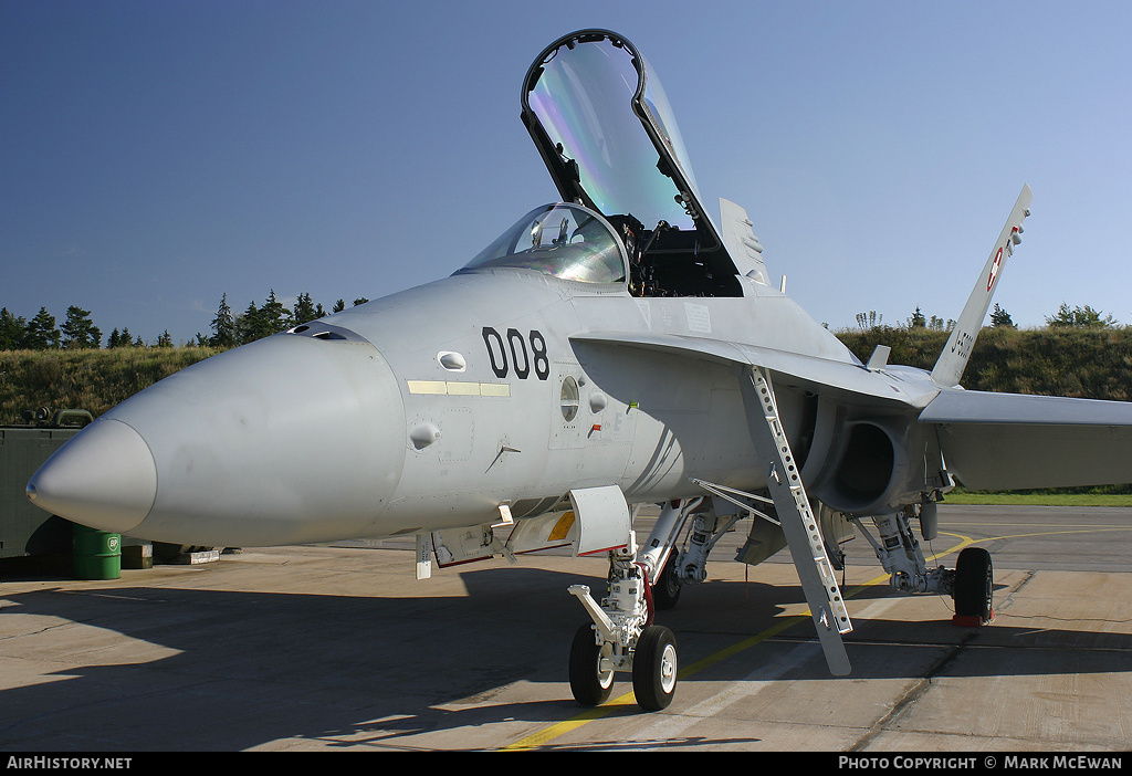 Aircraft Photo of J-5008 | McDonnell Douglas F/A-18C Hornet | Switzerland - Air Force | AirHistory.net #182305