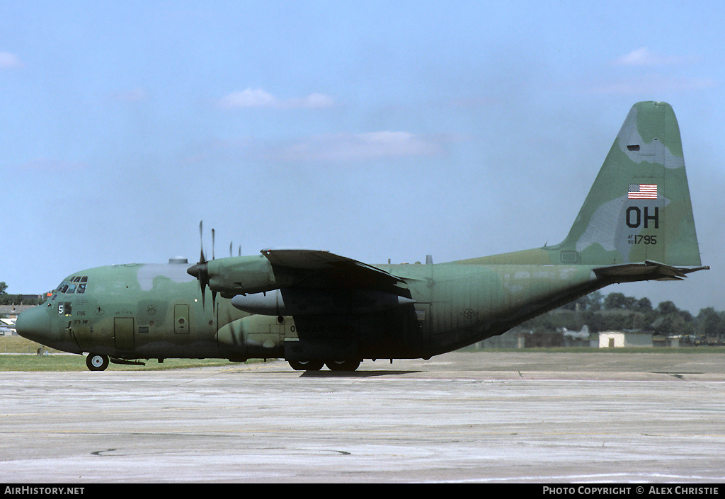 Aircraft Photo of 90-1795 / AF90-1795 | Lockheed C-130H Hercules | USA - Air Force | AirHistory.net #182361