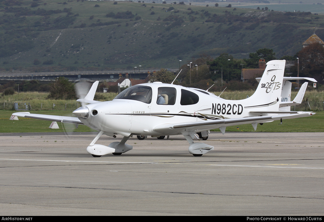 Aircraft Photo of N982CD | Cirrus SR-22 G2-GTS | AirHistory.net #182414