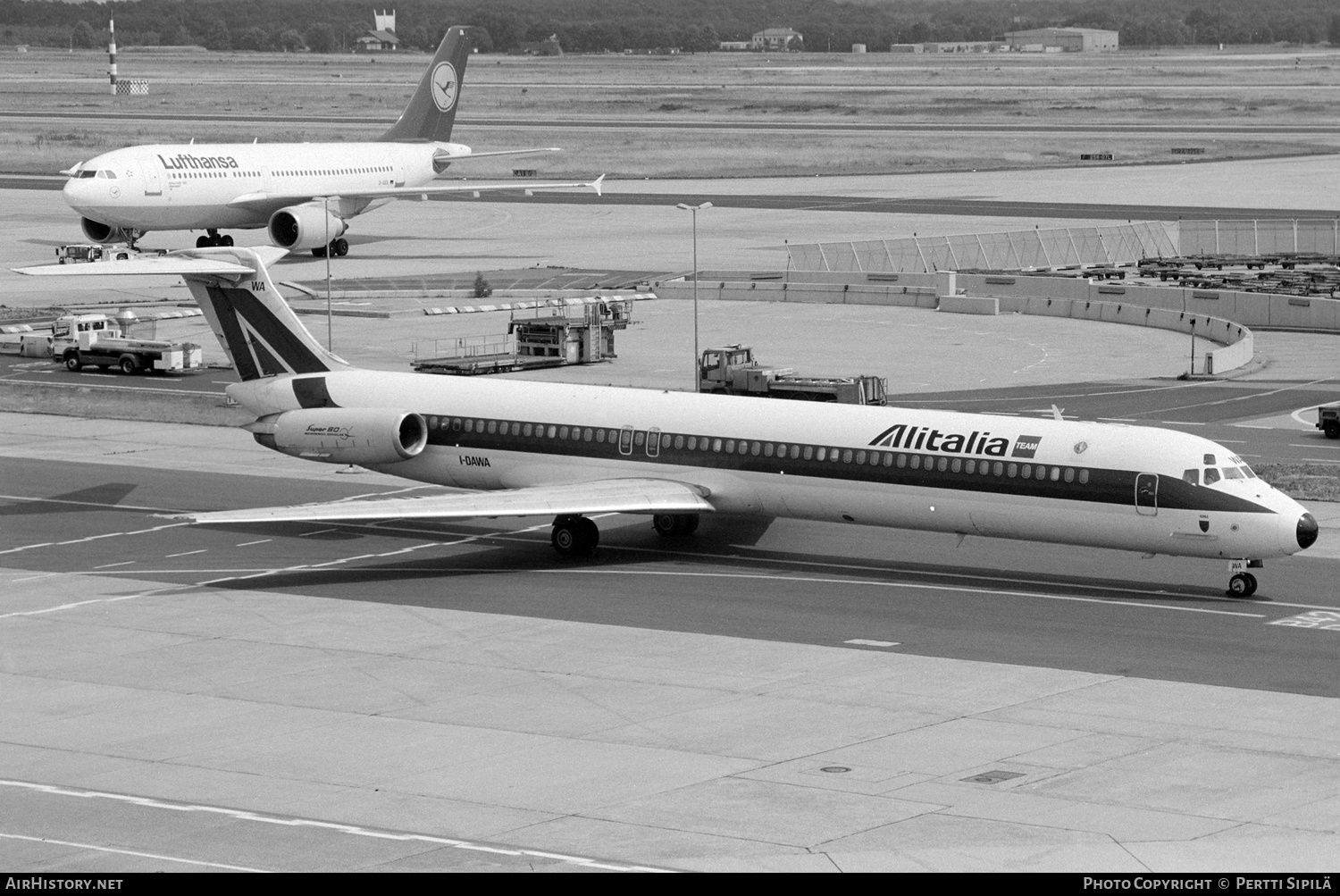 Aircraft Photo of I-DAWA | McDonnell Douglas MD-82 (DC-9-82) | Alitalia | AirHistory.net #182416