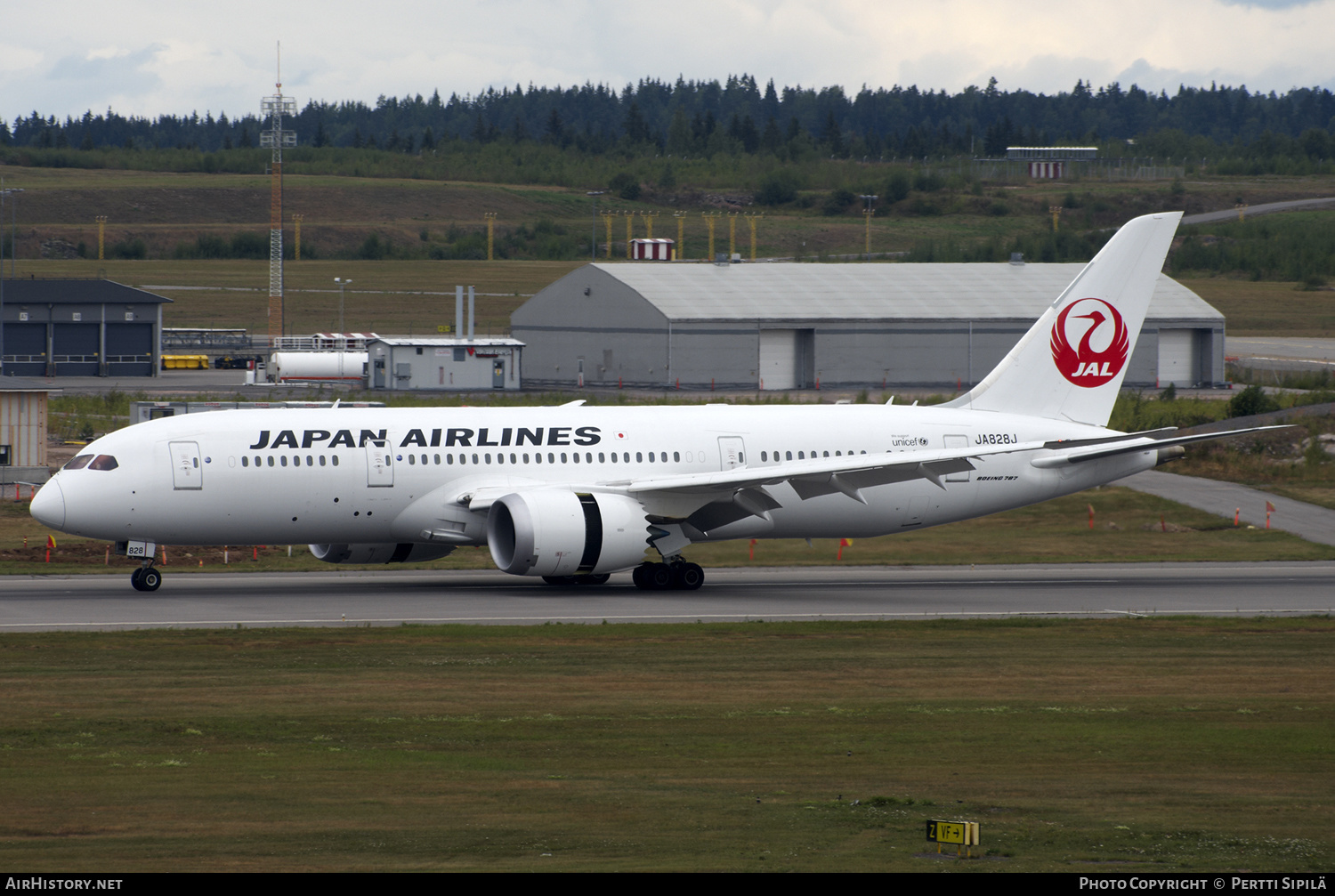 Aircraft Photo of JA828J | Boeing 787-8 Dreamliner | Japan Airlines - JAL | AirHistory.net #182509