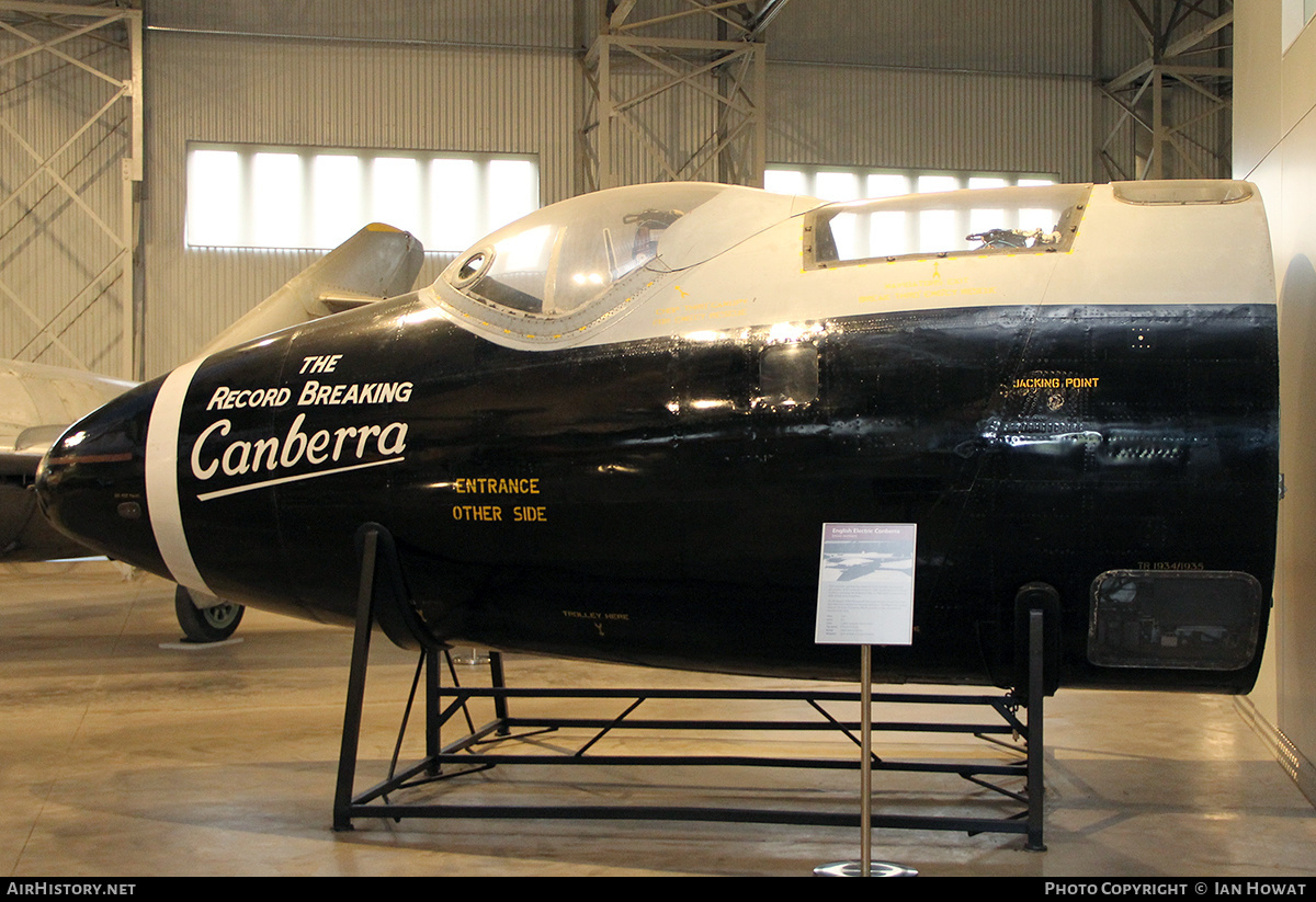 Aircraft Photo of VX185 | English Electric Canberra B5 | UK - Air Force | AirHistory.net #182546