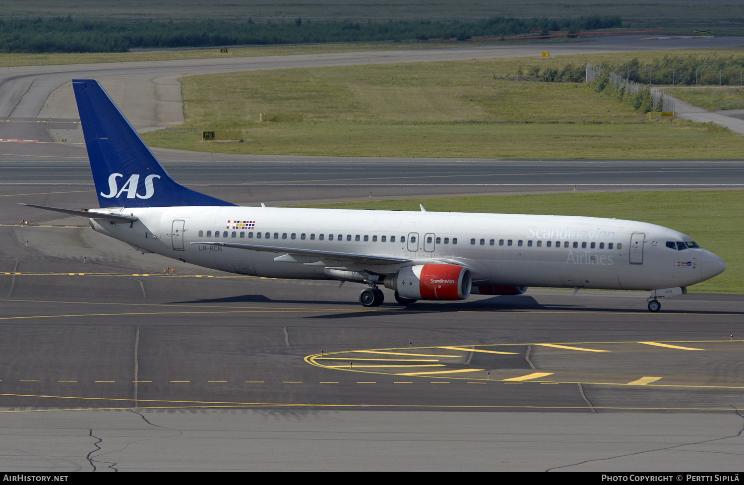 Aircraft Photo of LN-RCN | Boeing 737-883 | Scandinavian Airlines - SAS | AirHistory.net #182592