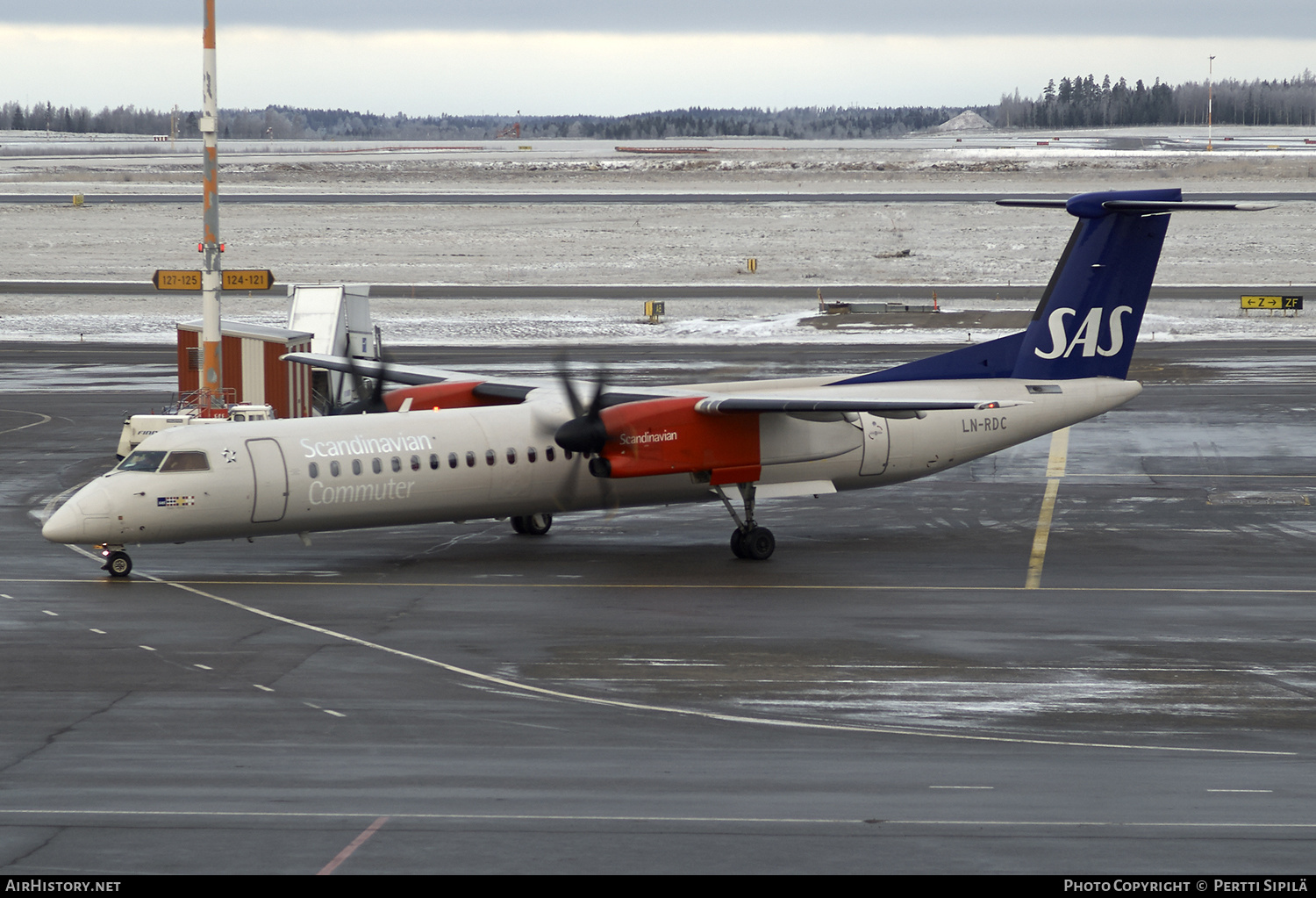 Aircraft Photo of LN-RDC | Bombardier DHC-8-402 Dash 8 | Scandinavian Commuter - SAS | AirHistory.net #182604