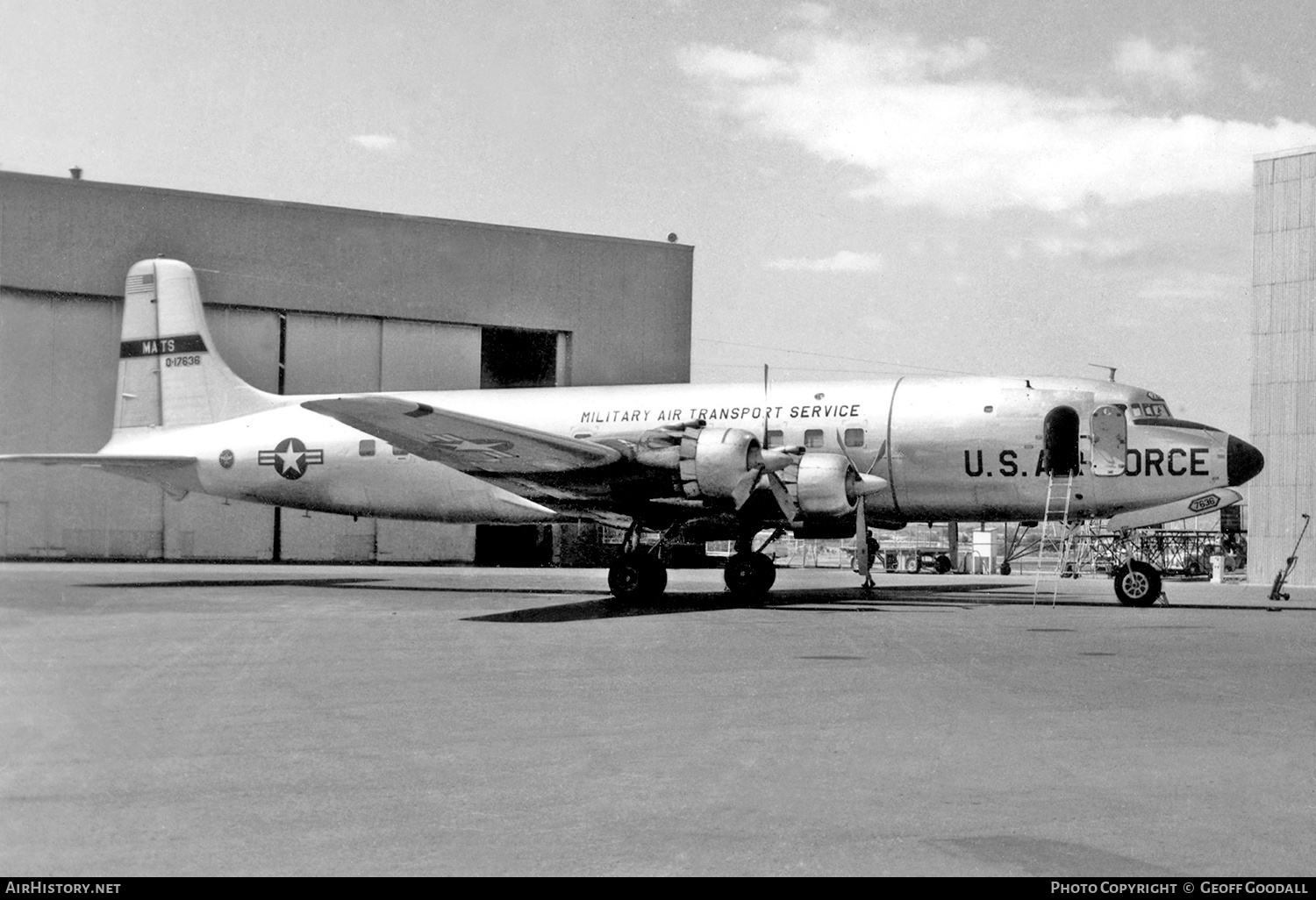 Aircraft Photo of 51-17636 / 0-17636 | Douglas C-118A Liftmaster (DC-6A) | USA - Air Force | AirHistory.net #182698