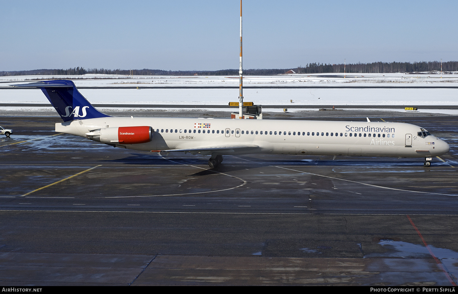 Aircraft Photo of LN-ROW | McDonnell Douglas MD-82 (DC-9-82) | Scandinavian Airlines - SAS | AirHistory.net #182731