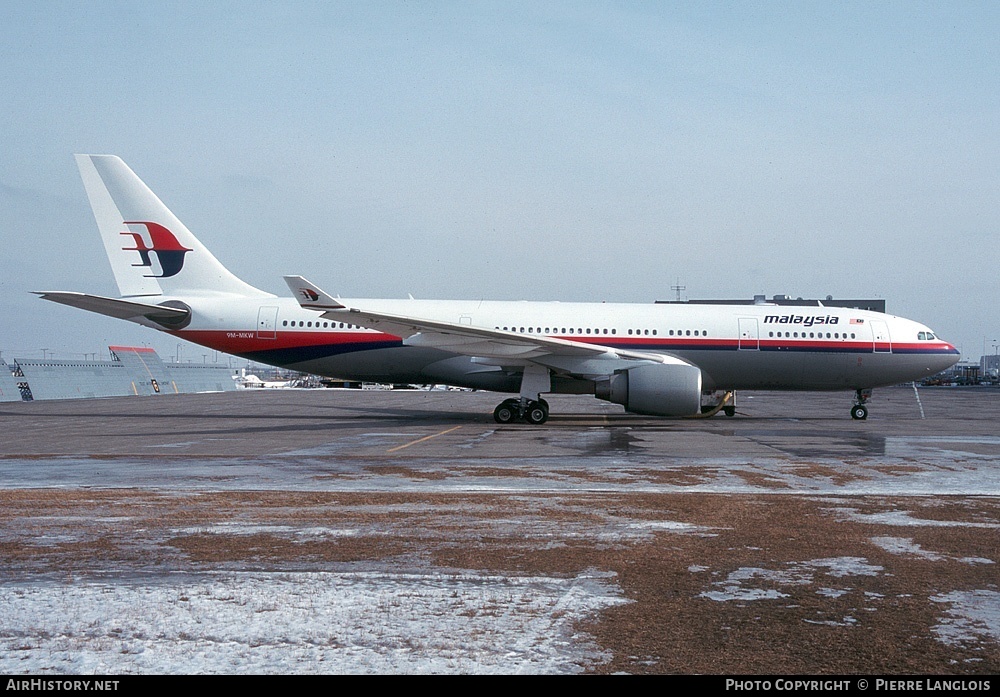 Aircraft Photo of 9M-MKW | Airbus A330-223 | Malaysia Airlines | AirHistory.net #182798