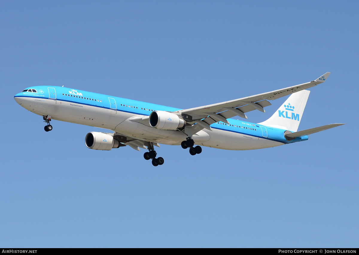 Aircraft Photo of PH-AKA | Airbus A330-303 | KLM - Royal Dutch Airlines | AirHistory.net #182876