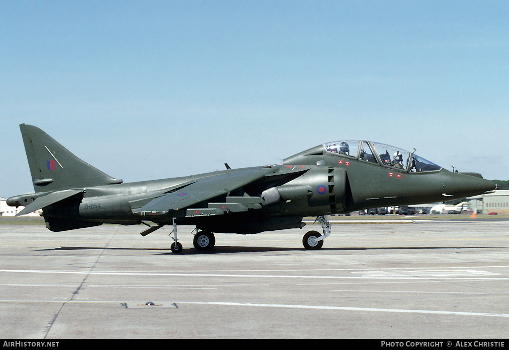 Aircraft Photo of ZH654 | British Aerospace Harrier T10 | UK - Air Force | AirHistory.net #182890