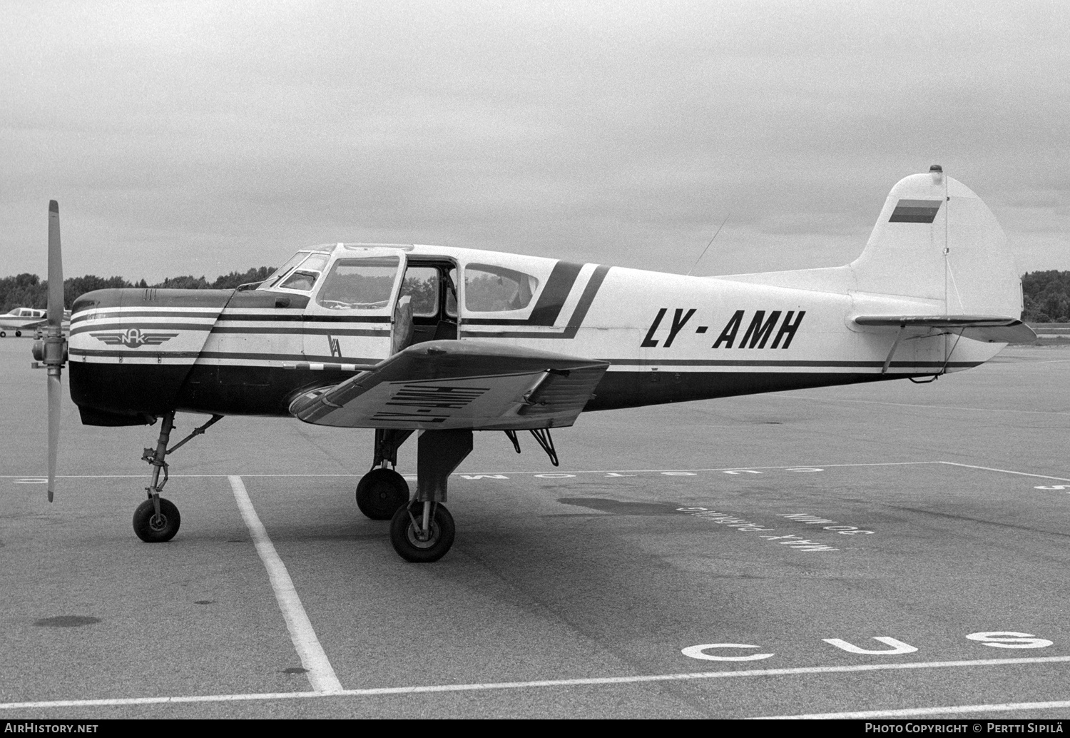 Aircraft Photo of LY-AMH | Yakovlev Yak-18T | AirHistory.net #182915
