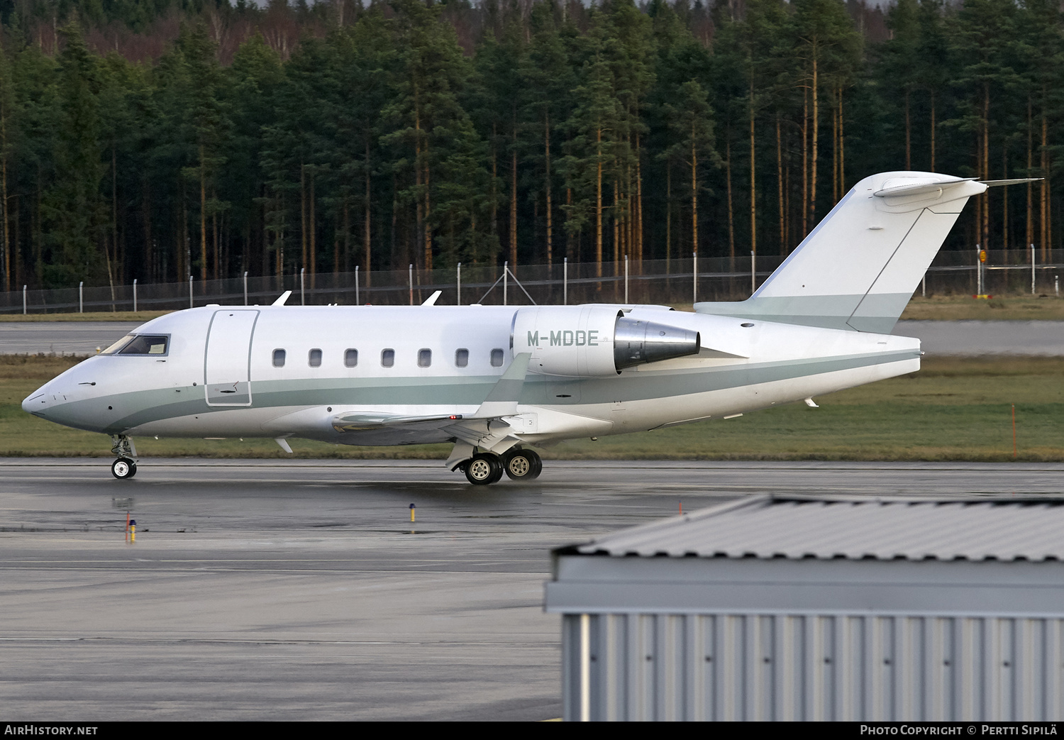 Aircraft Photo of M-MDDE | Bombardier Challenger 604 (CL-600-2B16) | AirHistory.net #183171