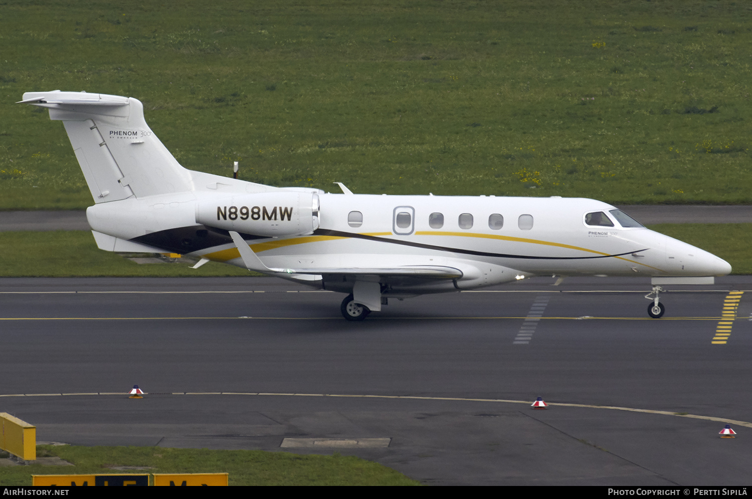 Aircraft Photo of N898MW | Embraer EMB-505 Phenom 300 | AirHistory.net #183301