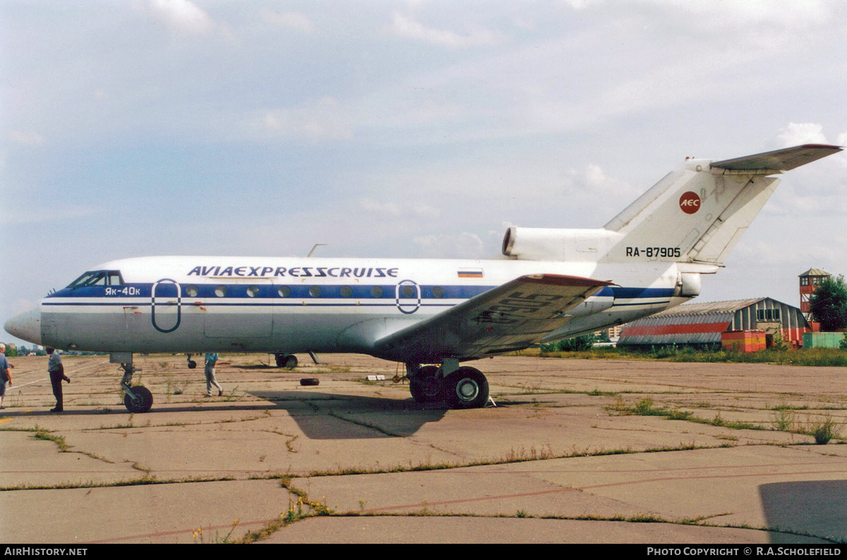 Aircraft Photo of RA-87905 | Yakovlev Yak-40K | AviaExpressCruise - AEC | AirHistory.net #183412