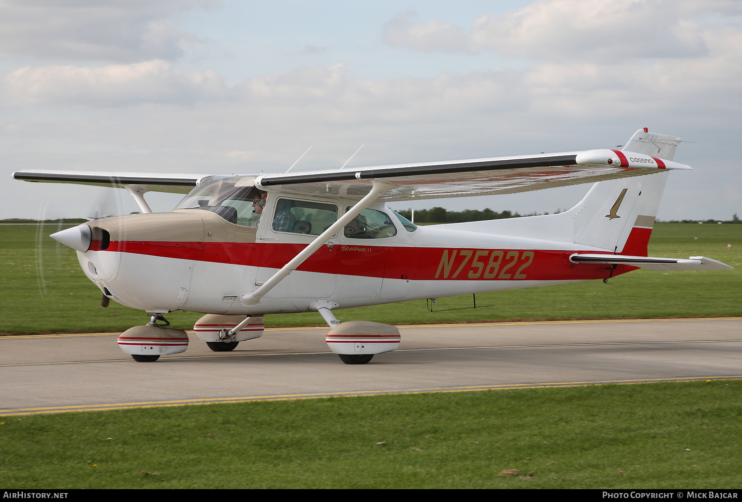 Aircraft Photo of N75822 | Cessna 172N Skyhawk II | AirHistory.net #183414