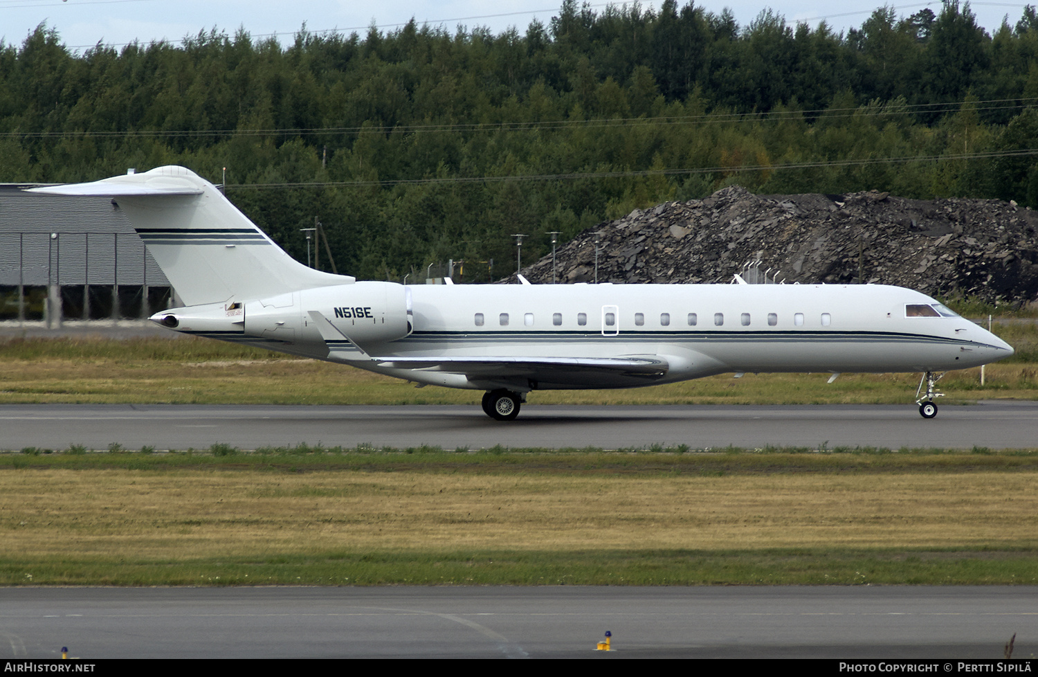 Aircraft Photo of N51SE | Bombardier Global Express (BD-700-1A10) | AirHistory.net #183467