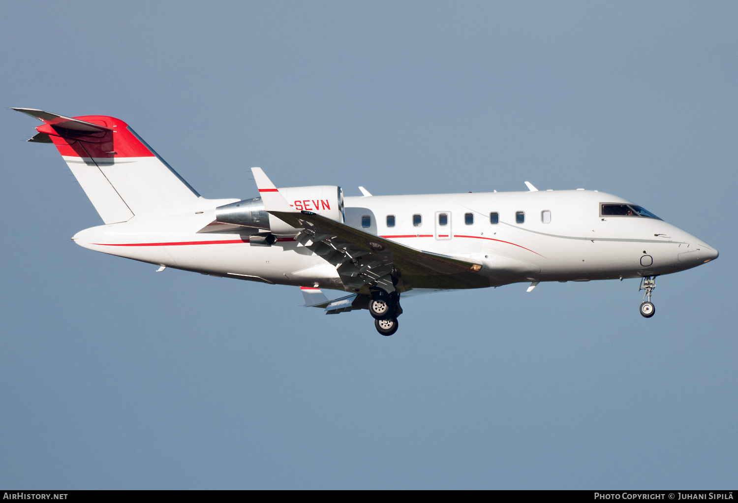 Aircraft Photo of M-SEVN | Bombardier Challenger 605 (CL-600-2B16) | AirHistory.net #183561