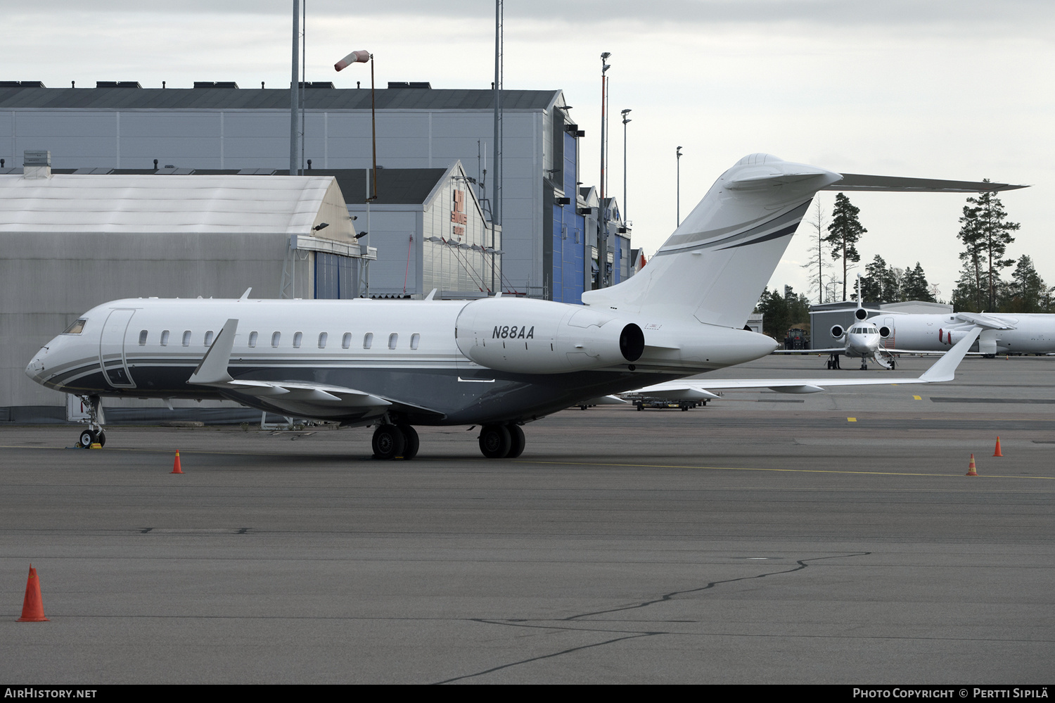 Aircraft Photo of N88AA | Bombardier Global Express (BD-700-1A10) | AirHistory.net #183577