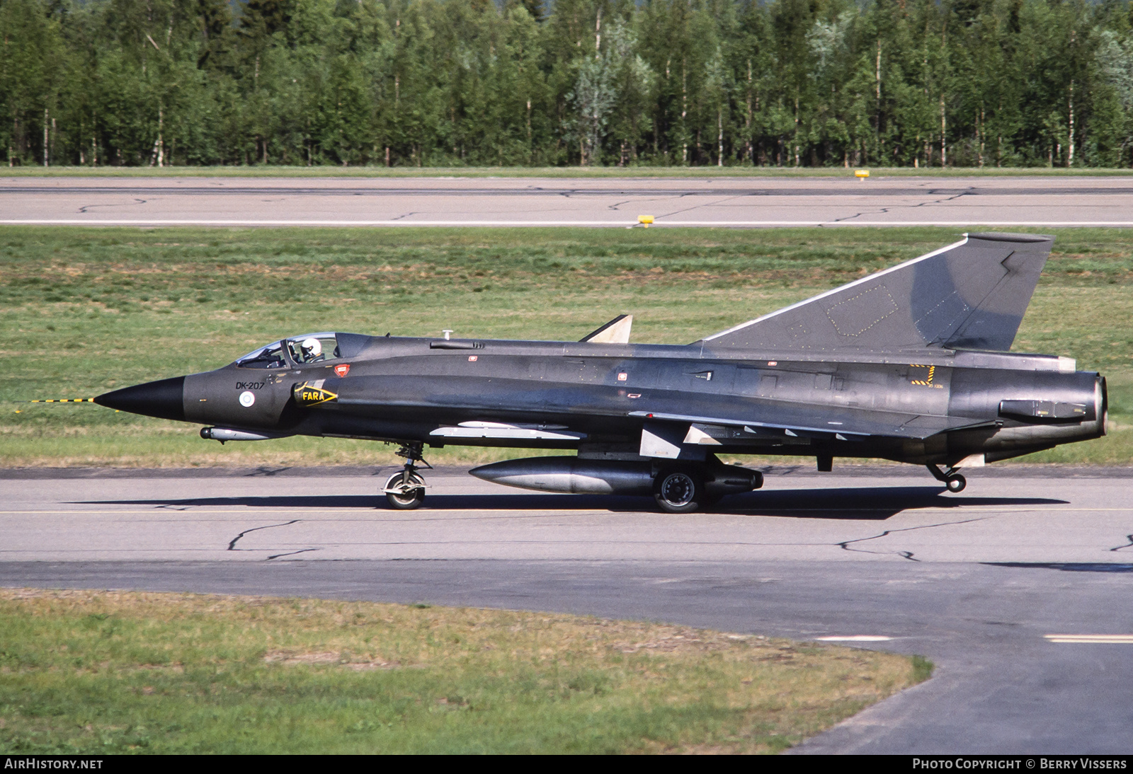 Aircraft Photo of DK-207 | Saab J35XS Draken | Finland - Air Force | AirHistory.net #183583