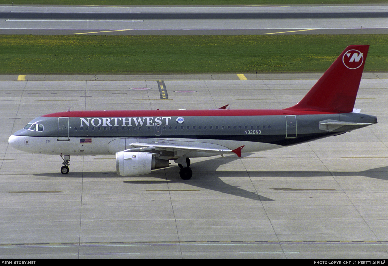 Aircraft Photo of N328NB | Airbus A319-114 | Northwest Airlines | AirHistory.net #183878