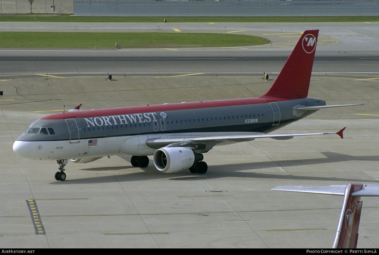 Aircraft Photo of N338NW | Airbus A320-212 | Northwest Airlines | AirHistory.net #183931