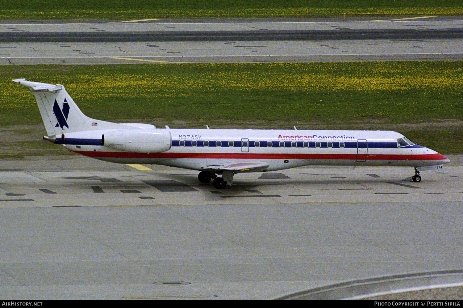 Aircraft Photo of N374SK | Embraer ERJ-140LR (EMB-135KL) | American Connection | AirHistory.net #183980