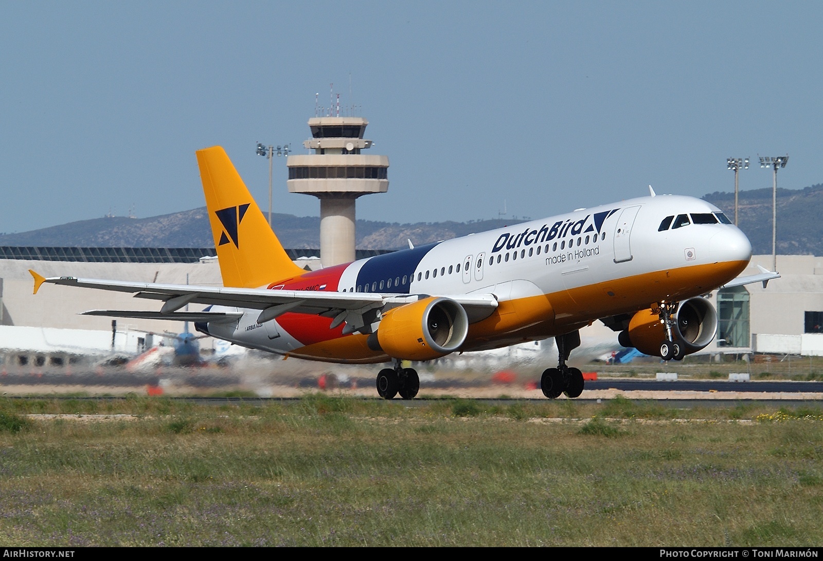 Aircraft Photo of PH-BMC | Airbus A320-214 | DutchBird | AirHistory.net #184056