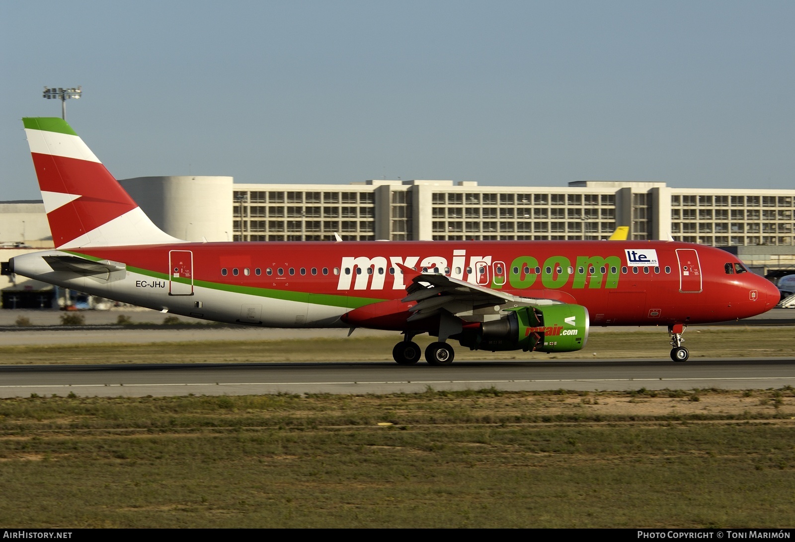 Aircraft Photo of EC-JHJ | Airbus A320-214 | Myair | AirHistory.net #184062