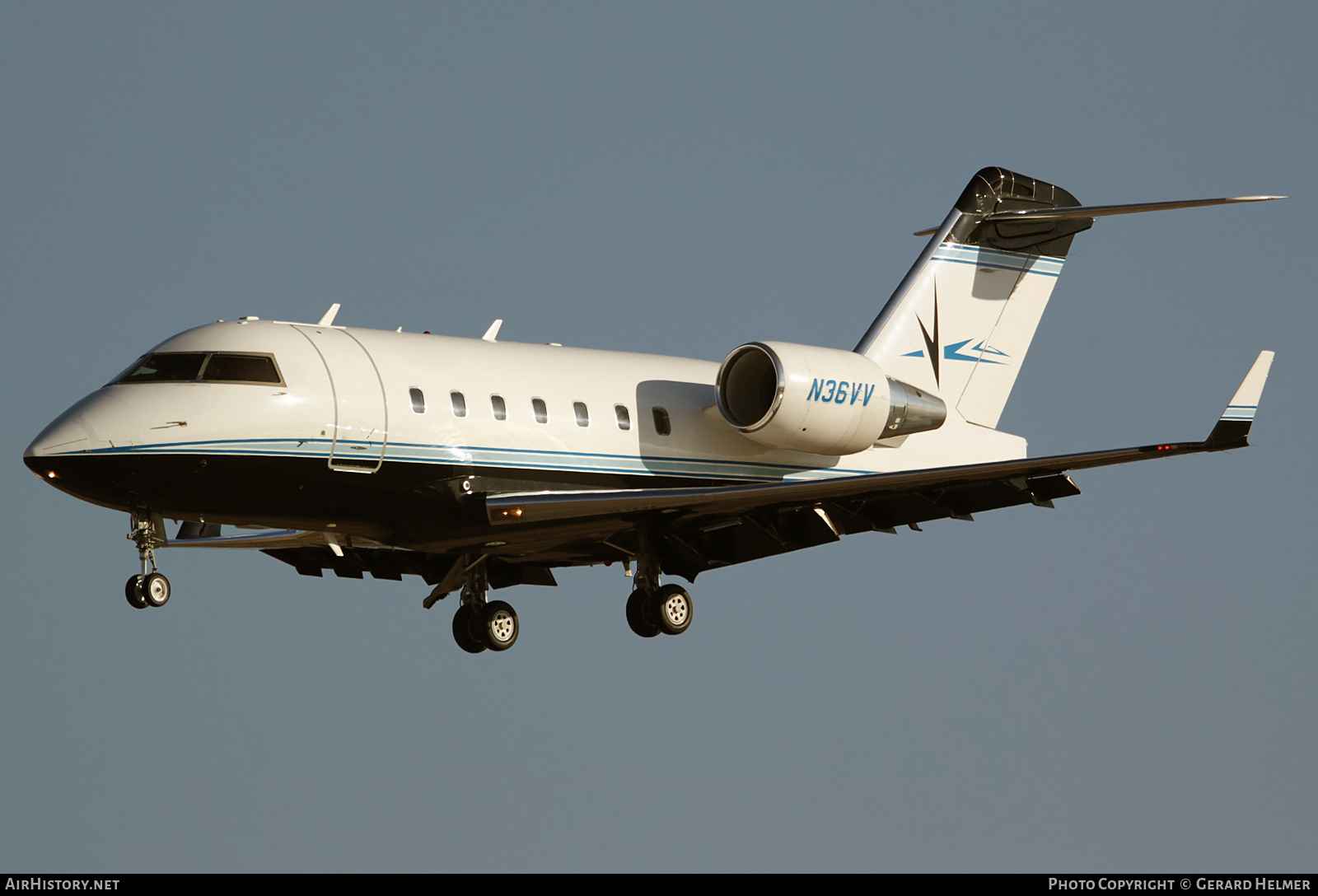 Aircraft Photo of N36VV | Bombardier Challenger 604 (CL-600-2B16) | AirHistory.net #184087