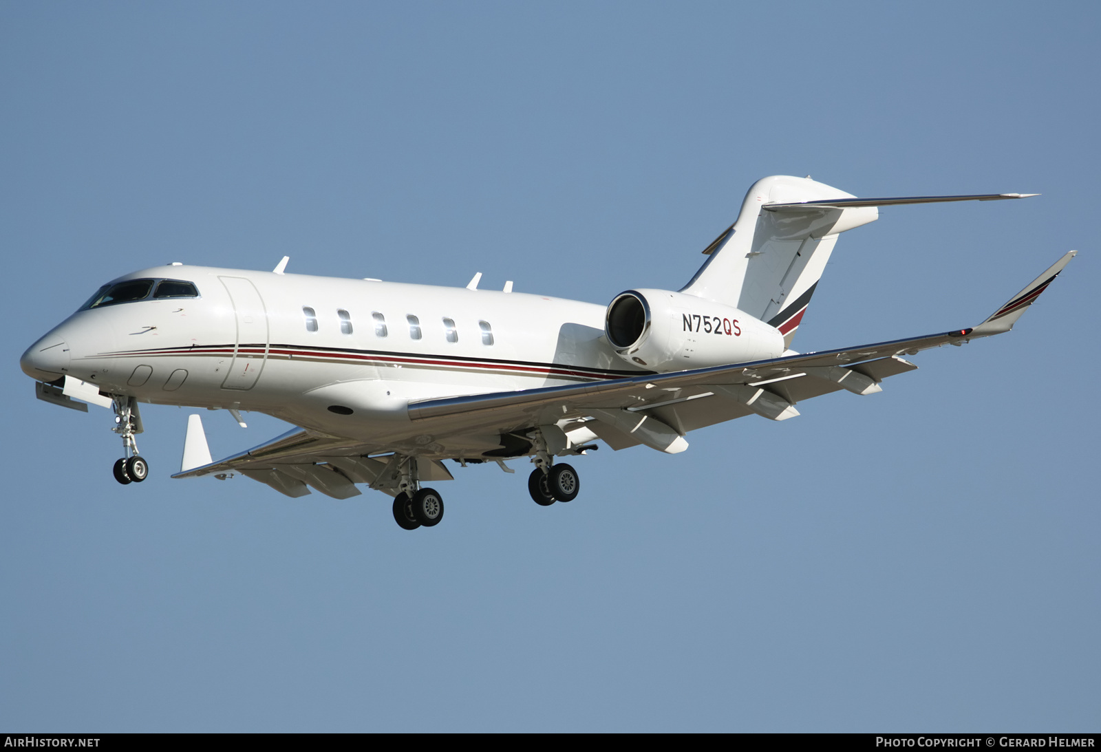 Aircraft Photo of N752QS | Bombardier Challenger 350 (BD-100-1A10) | AirHistory.net #184125