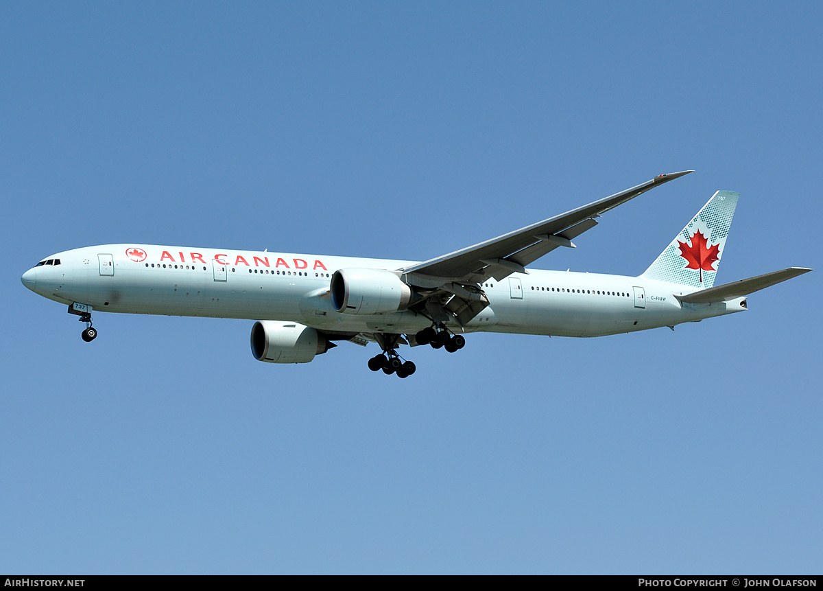 Aircraft Photo of C-FIUW | Boeing 777-333/ER | Air Canada | AirHistory.net #184126