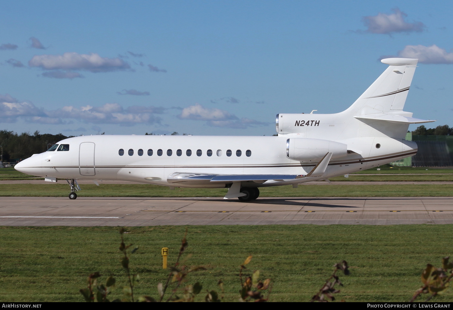 Aircraft Photo of N24TH | Dassault Falcon 7X | AirHistory.net #184279