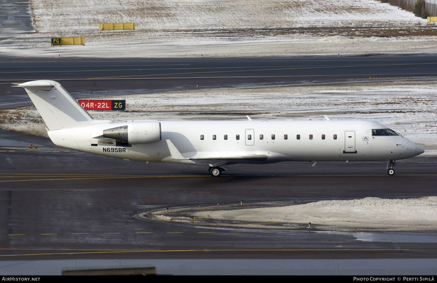 Aircraft Photo of N695BR | Bombardier CRJ-200ER (CL-600-2B19) | AirHistory.net #184307