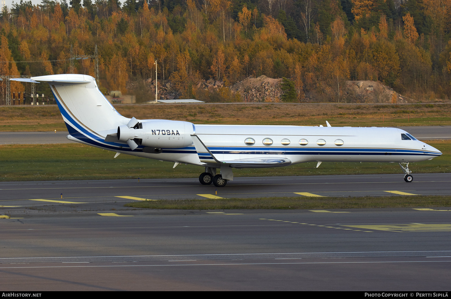 Aircraft Photo of N709AA | Gulfstream Aerospace G-V Gulfstream V | AirHistory.net #184350